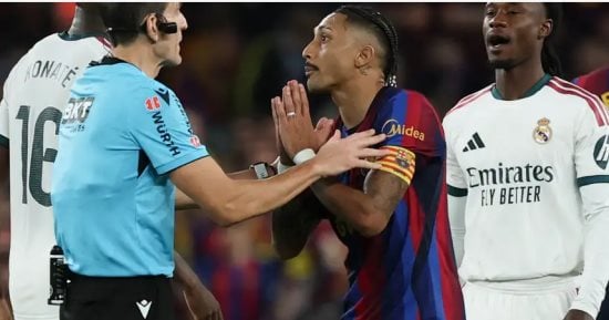 عادل عقل يرصد: صافرة مارتينيز ترسخ عقدة برشلونة أمام ريال مدريد للمرة الـ4