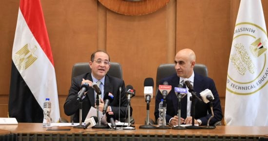تنفيذًا لتوصيات «منتدى مصر 2026.. الحكومة تبدأ تنفيذ التكليف الرئاسي بتحسين أجور المعلمين.. وزيرا التعليم والمالية: زيادة أجور المعلمين إلى 15 ألف جنيه و5 آلاف جنيه للمعلم المساعد و6 آلاف جنيه لكبير المعلمين