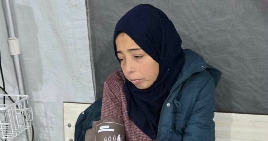 "دعاء سليمان" مريضة ثلاسيميا كبرى ونازحة في دير البلح.. تنتظر استكمال إجلائها الطبي خارج غزة بعد تعثر السفر إلى إيطاليا.. وتناشد: لا أطلب سوى حقي في العلاج والحياة