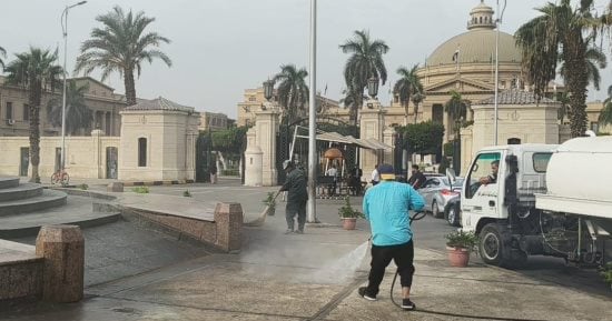 حملات مكثفة لرفع كفاءة النظافة بشارع الجامعة فى حى جنوب الجيزة.. صور