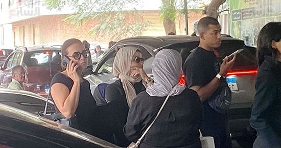 ريهام عبد الغفور تشارك في تشييع جثمان والد أبناء شقيقتها