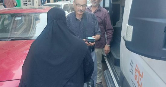  سيارة المركز التكنولوجي المتنقل تقدم خدماتها بحي الشرق في بورسعيد
