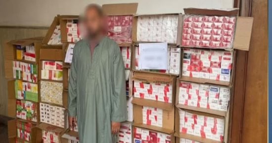 ضبط أكثر من 21 ألف عبوة سجائر مهربة داخل محل بالمنصورة