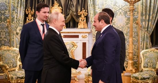 فخامة الرئيس السيسى يلتقى بوتين فى موسكو.. الزعيمان يبحثان تعزيز التعاون الثنائي بمجالات التجارة والصحة والسياحة والتعليم والبحث العلمى.. ويؤكدان ضرورة مواصلة جهود خفض التوتر واستعادة الأمن والاستقرار بالمنطقة