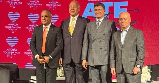 إيركايرو تستعرض خططها للتوسع فى أفريقيا وتعزيز السياحة العلاجية.. تطوير شبكة الربط الجوى من الغردقة خلال معرض ATF 2026.. حسين شريف: التوسع فى الأسواق الأفريقية وتطوير مراكز الربط الجوي يدعمان التنافسية