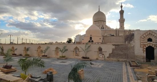 القاهرة تستعيد بريقها الحضاري.. إطلاق مشروع تطوير سوق باب اللوق..  وعمليات ترميم مقابر العباسيين والسور الأيوبي بالسيدة نفيسة قاربت على الانتهاء.. المشروع يستهدف إحياء القاهرة التاريخية ومسار آل البيت.. صور