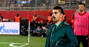 "شنب" لاعب أولمبياكوس يثير جدلًا على "فيس بوك"