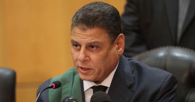 احترس أنت فى حرم المحكمة..الحديث الجانبى ورنة الهاتف والسيجارة تعرضك للطرد أو الحبس..صحفيون وشرطيون ومحامون لم يسلموا.. قاضى "تخابر قطر" يحيل فنى صوت للتحقيق.. وإحالة 3 محامين للتأديب بقضية الظواهرى 