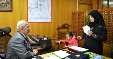 محافظ الإسماعيلية يقرر عرض حالة طفلة مريضة على وزير الصحة للعلاج