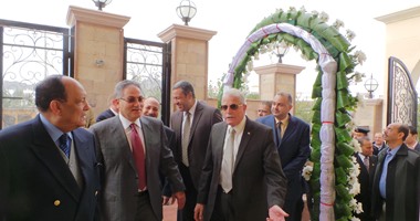 محافظ جنوب سيناء يجتمع بالمجلس الإقليمى لمناقشة خطة مكافحة أمراض الصيف