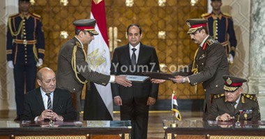 السيسى يشهد توقيع اتفاق شراء 24 طائرة "رافال" مع وزير الدفاع الفرنسى