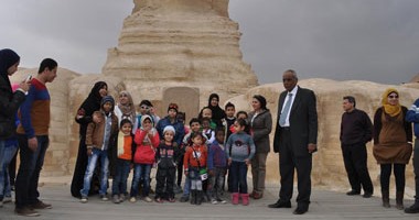 مدير منطقة آثار الجيزة: 10 آلاف مصرى احتفلوا بشم النسيم بالأهرامات
