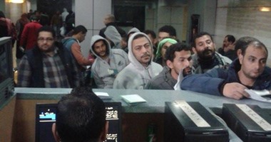 وصول أولى رحلات إجلاء المصريين من ليبيا لمطار القاهرة قادمة من تونس