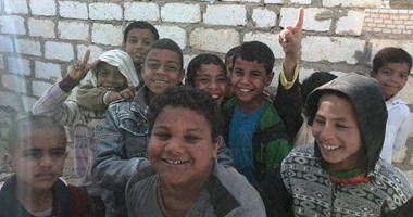 بالصور.. "لقطة خير" تدخل الأجهزة الكهربائية لقرية الأبعدية
