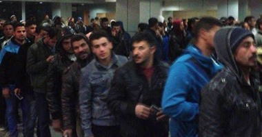 مطار القاهرة يستقبل 116 مصريا عائدين من ليبيا