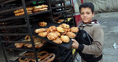 بالصور.. من العجين للفينو.. يوم فى حياة المخبز الإفرنجى