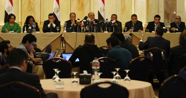 بدء مؤتمر تشكيل قائمة "فى حب مصر" بالنشيد الوطنى