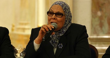 تجديد الخطاب الدينى "مهدر دمه" بين مؤسسات الدولة.. شيوخ السلفية ينافسون الأزهر الشريف.. آمنة نصير: لا توجد استراتيجية واضحة له ومبادراته "شو" إعلامى.. عمار على حسن: المنوط به المفكرين والسياسيين