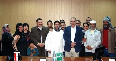 محافظ الشرقية يلتقى بائعى مزلقان أبوعميرة لتطوير المنطقة