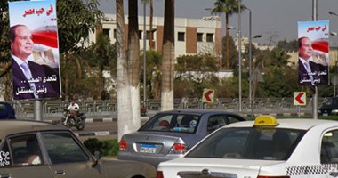 بالصور.. أول دعاية لقائمة "فى حب مصر" بشوارع المحروسة