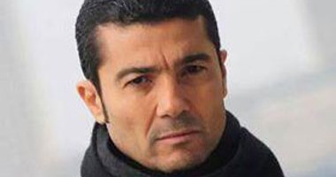 شاهد.. كيف تفاعل جمهور خالد النبوى بعد عرض "خطة بديلة" على الفضائيات؟ 