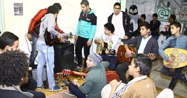 بالصور.. سهرة "ارتجال" أحدث فعاليات "دكة أضف"