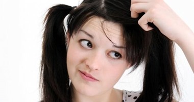 الحساسية وقشرة الشعر.. مشكلات تهددك لقلة استحمامك فى الشتاء