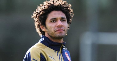 مدرب أرسنال يُلمح للدفع بمحمد الننى أمام هال سيتى