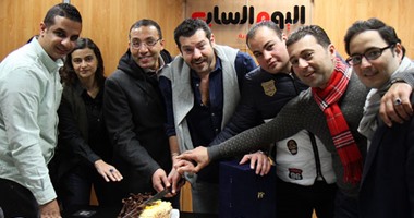 بالصور.. خالد صلاح يكرم عمرو يوسف فى ندوة بـ"اليوم السابع"