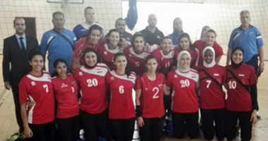 سيدات طائرة الأهلى فى مواجهة المجمع الجزائرى فى ختام البطولة العربية 