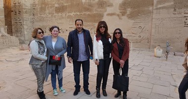 بالصور.. بوسى وسلوى خطاب ومى نور الشريف فى جولة بالأقصر