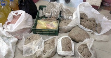 شرطة التموين تضبط طن دواجن ولحوم فاسدة داخل مجزر فى الأميرية