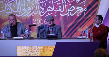 مثقفون: أم نجيب محفوظ جعلته ليبراليًا