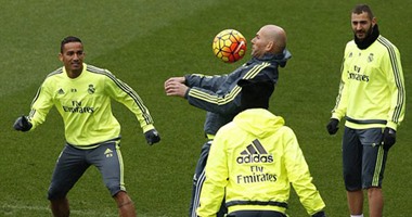 بالفيديو.. كوبرى فاشل من رونالدو لزيدان فى تدريبات ريال مدريد