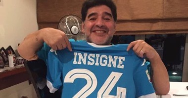 بالصور.. مارادونا يساند نجوم نابولى قبل مواجهة يوفنتوس