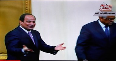 أحد النواب لـ"السيسي": "بحبك".. والرئيس يرد: "وأنا كمان"