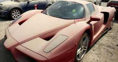 العثور على نسخة نادرة لسيارة فيرارى بدون صاحب فى دبى سعرها 600 ألف دولار