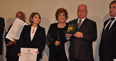 تكريم بوسى وسميحة أيوب فى جمعية الفيلم وإهداء الدورة لروح نور الشريف