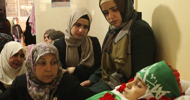بالصور: تشييع جثمان المراهقة الفلسطينية كلزار العويرى
