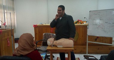 "إنعاش القلب الرئوى" باليوم الأخير لدورة طب الطوارئ بتمريض جامعة القناة