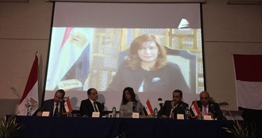 وزيرة الهجرة تطالب المصريين فى نيويورك بجيل ثانى وثالث للتواصل مع الوطن ودعم الاقتصاد 
