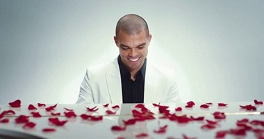 بالفيديو.. رسالة مدافع ريال مدريد فى الفلانتين: "انفق على من تحب"