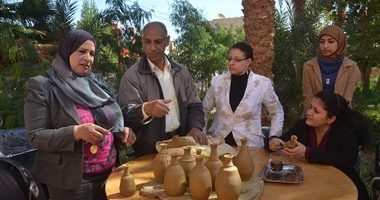 بدء فعاليات دورة صناعة الخزف بـ"القومى للمرأة" فى الوادى الجديد