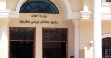 تعليق إضراب واعتصام "محامى مطروح" بعد وعود بحل مشاكلهم وسط اعتراض الشباب