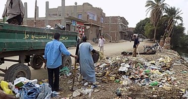 إنشاء 8 منافذ للسلع الغذائية ورفع 586 طن مخلفات قمامة بأبنوب