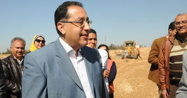نصاب ينتحل صفة مدير الإسكان بأسوان ويبيع وحدات بإيصالات مزورة للمواطنين.. طبيبة: أرسل من أخذ الأموال ثم اختفى.. وموظف: استولى على 9 آلاف جنيه.. والمحافظة: تسديدات المبالغ بالخزينة العامة للوحدة فقط