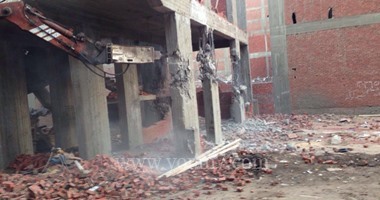 الجيزة تواصل حملات الإزالة..وهدم عقار بالهرم و3 أدوار بعقار بالكونيسة