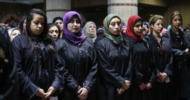 شباب المحامين يؤدون اليمين القانونية خلف سامح عاشور