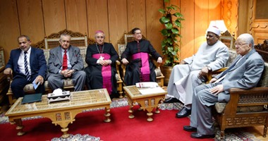 المجلس البابوى يدعو الأزهر لزيارة الفاتيكان وعودة الحوار