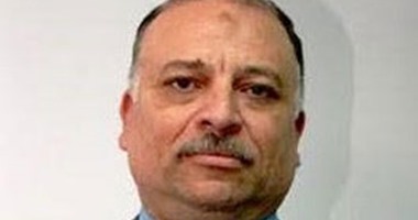 رئيس ميناء القاهرة يوجه بعلاج عامل على نفقة الشركة بعد إصابته بمهبط المطار